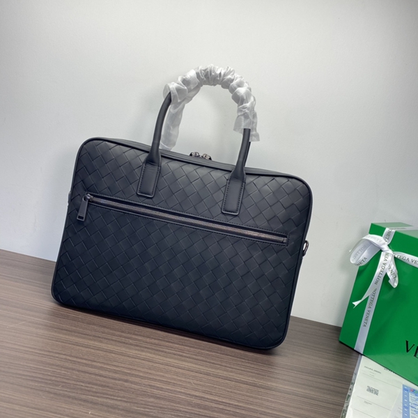 ボッテガヴェネタバッグ側面デザイン